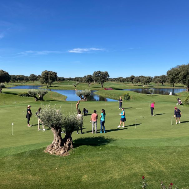 Escuela femenina de golf Salamanca